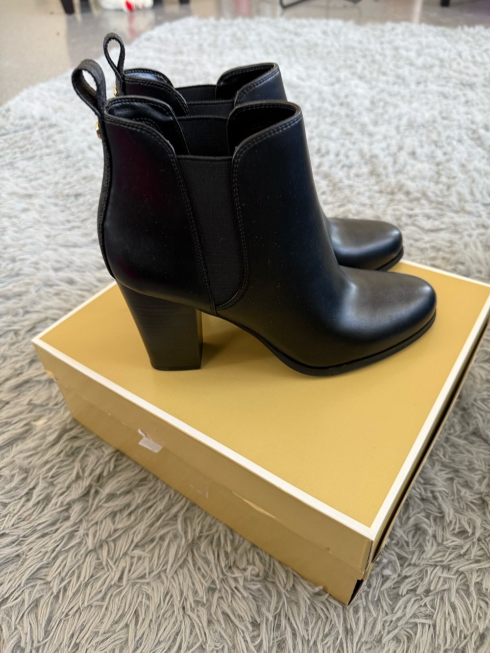 Michael Kors Black Leather Heeled Chelsea Ankle Boots